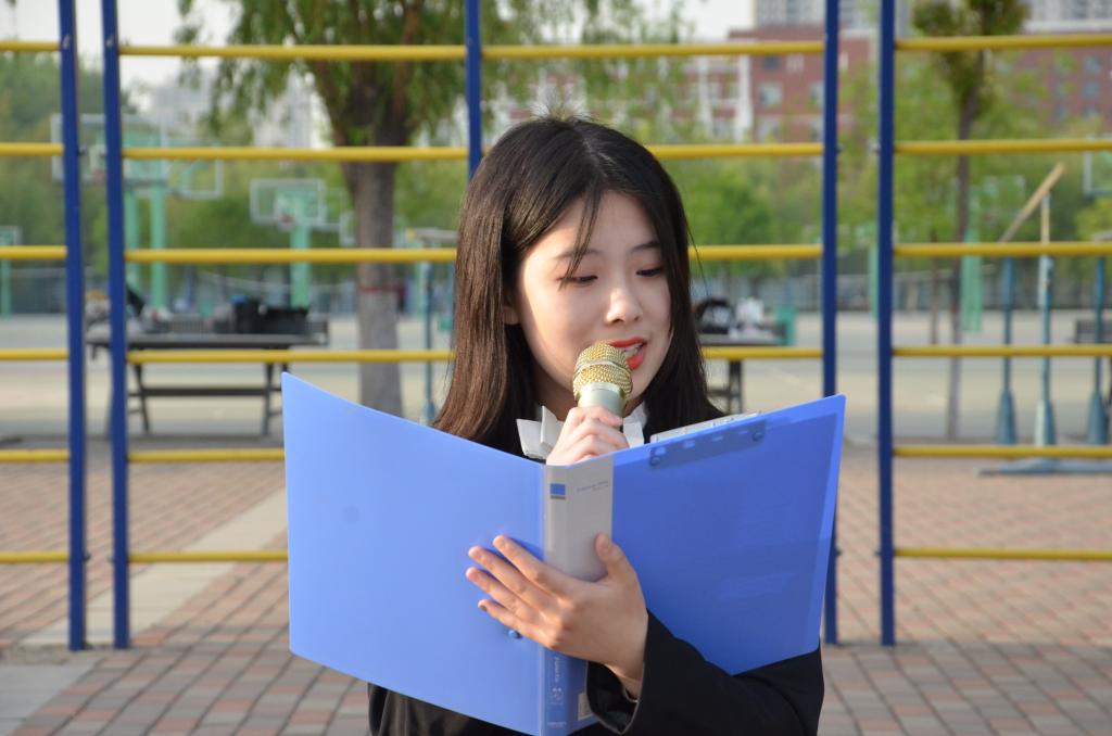 2018级财务管理专业仝诗轩同学国旗下讲话